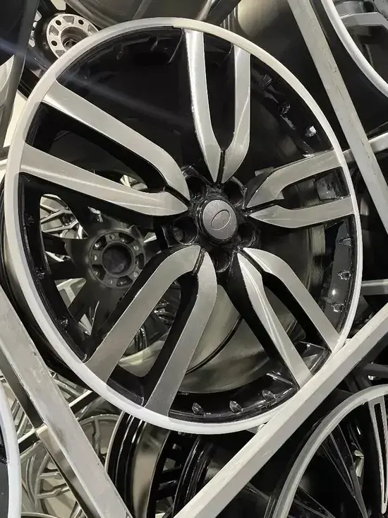 Black sport discovery 22 inch alloy wheel