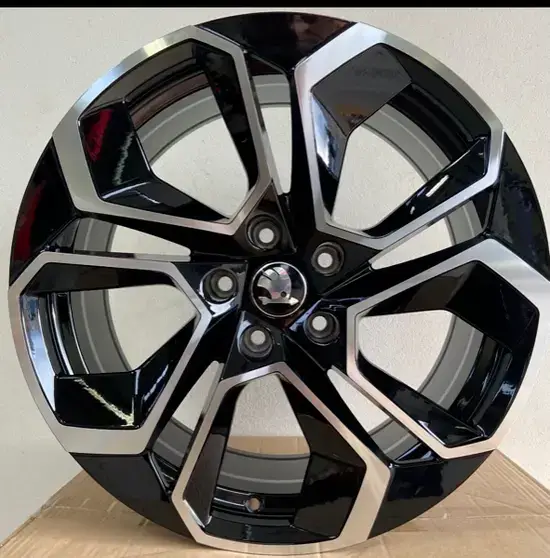   18 inch alloy wheel