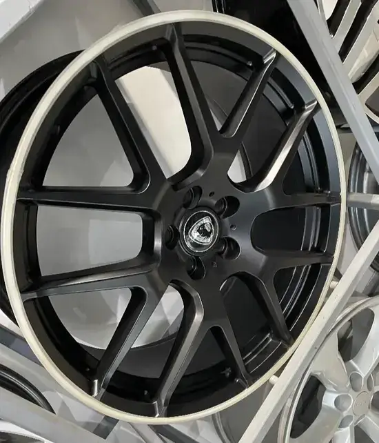 Black sport discovery 22 inch alloy wheel